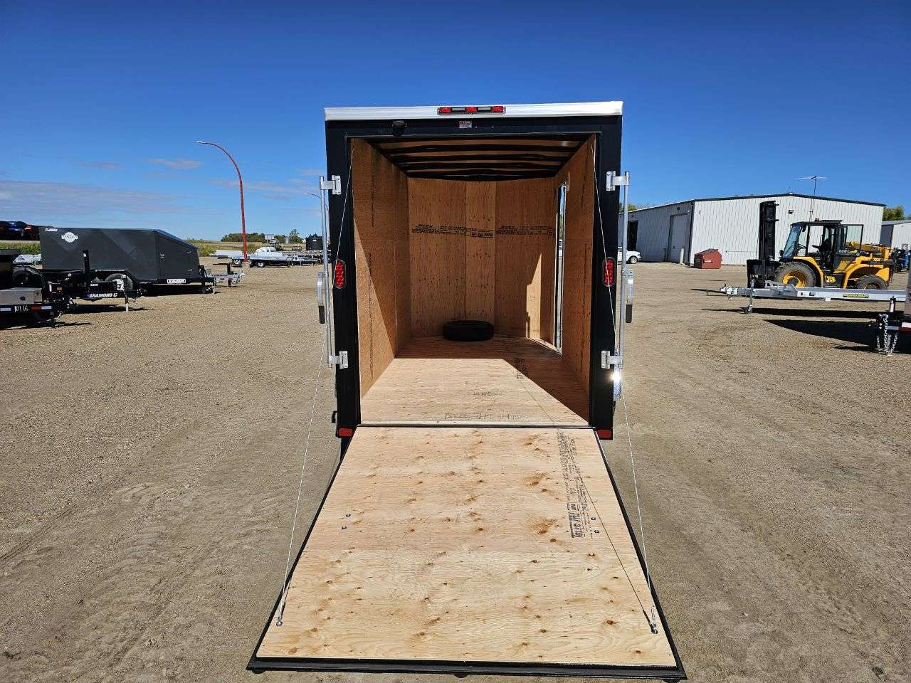 2025 Royal LCH 6' x 12' V-Nose Cargo