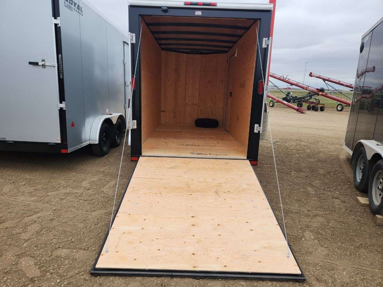 2025 Royal LCH 6' x 12' + V-Nose Cargo