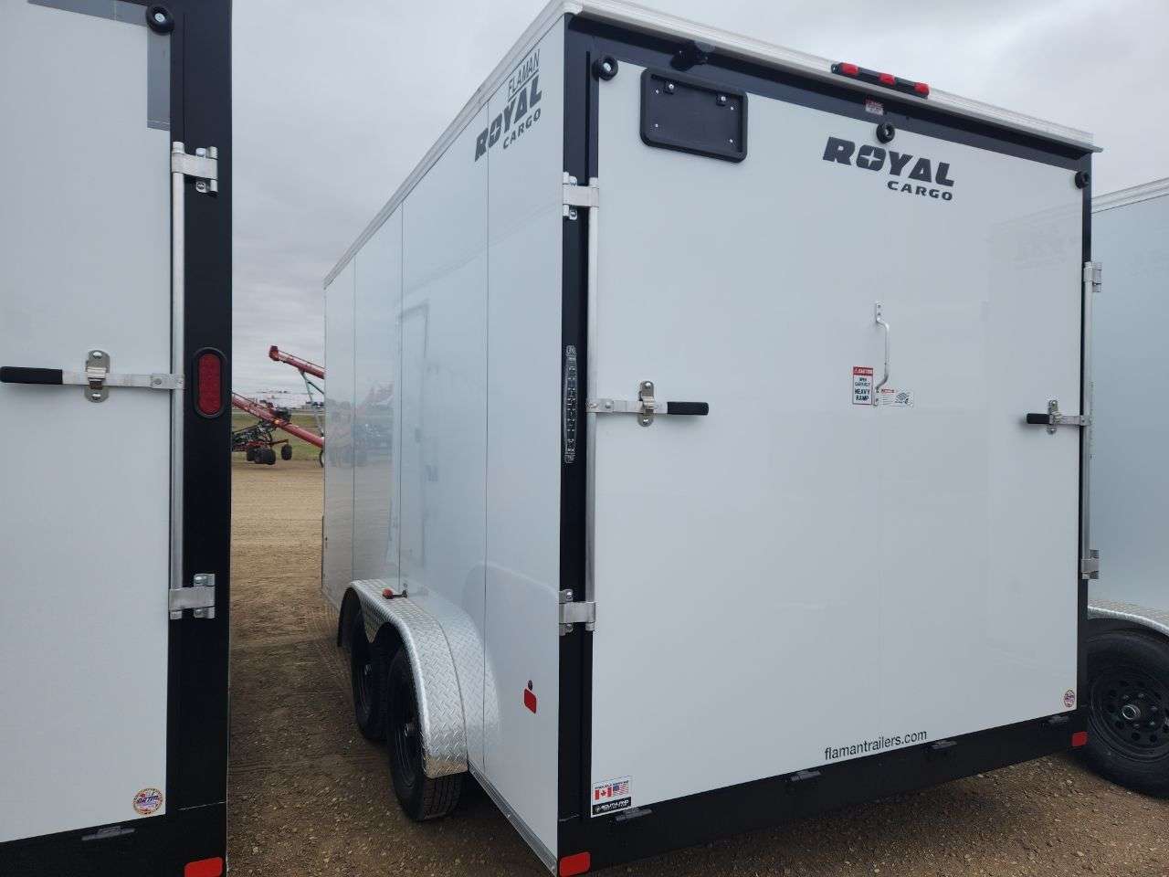 2025 Royal LCH 7'6" x 14' + V-Nose Cargo