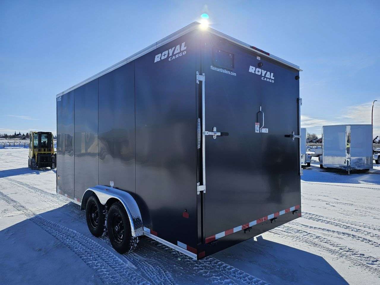 2025 Royal LCH 7'6" x 16' + V-Nose Cargo