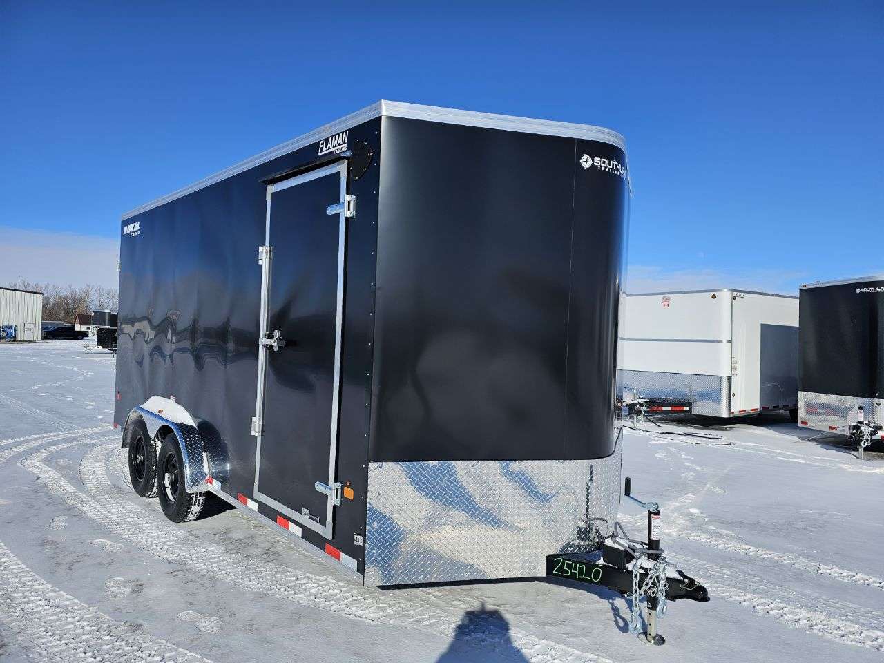 2025 Royal LCH 7'6" x 16' + V-Nose Cargo
