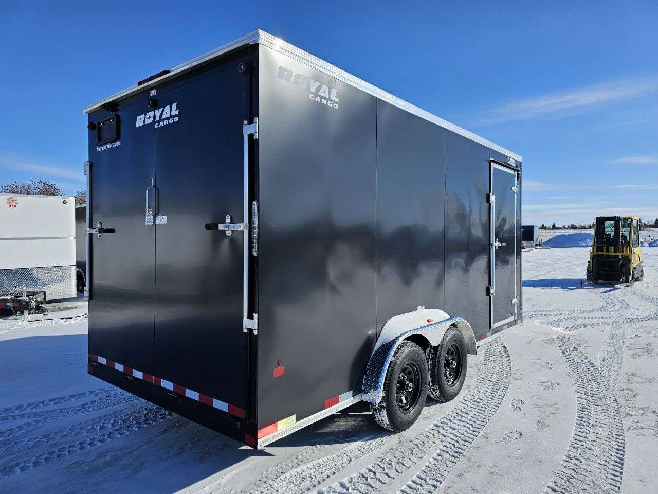 2025 Royal LCH 7'6" x 16' + V-Nose Cargo