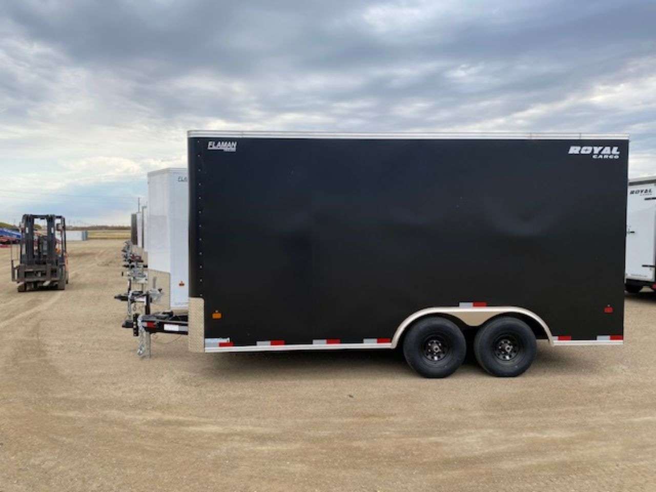 2025 Royal LCH 8'6" x 16' Flat Front Cargo