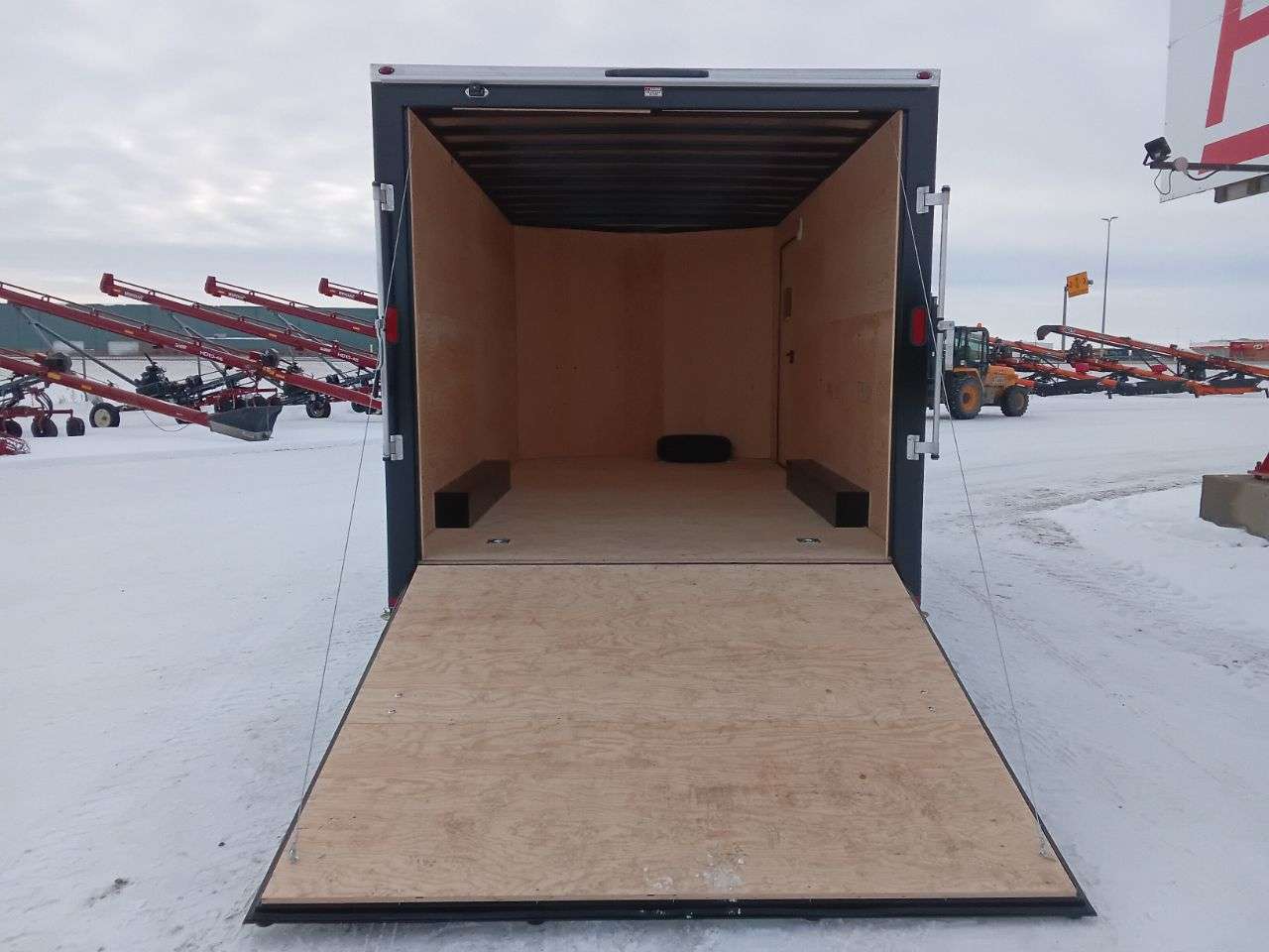 2025 Royal LCH 8'6" x 16' + V-Nose Cargo Trailer