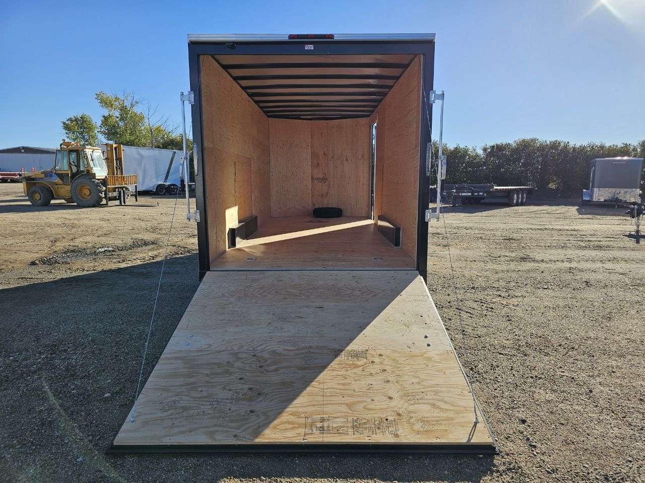 2025 Royal LCH 8'6" x 18' V-Nose Cargo