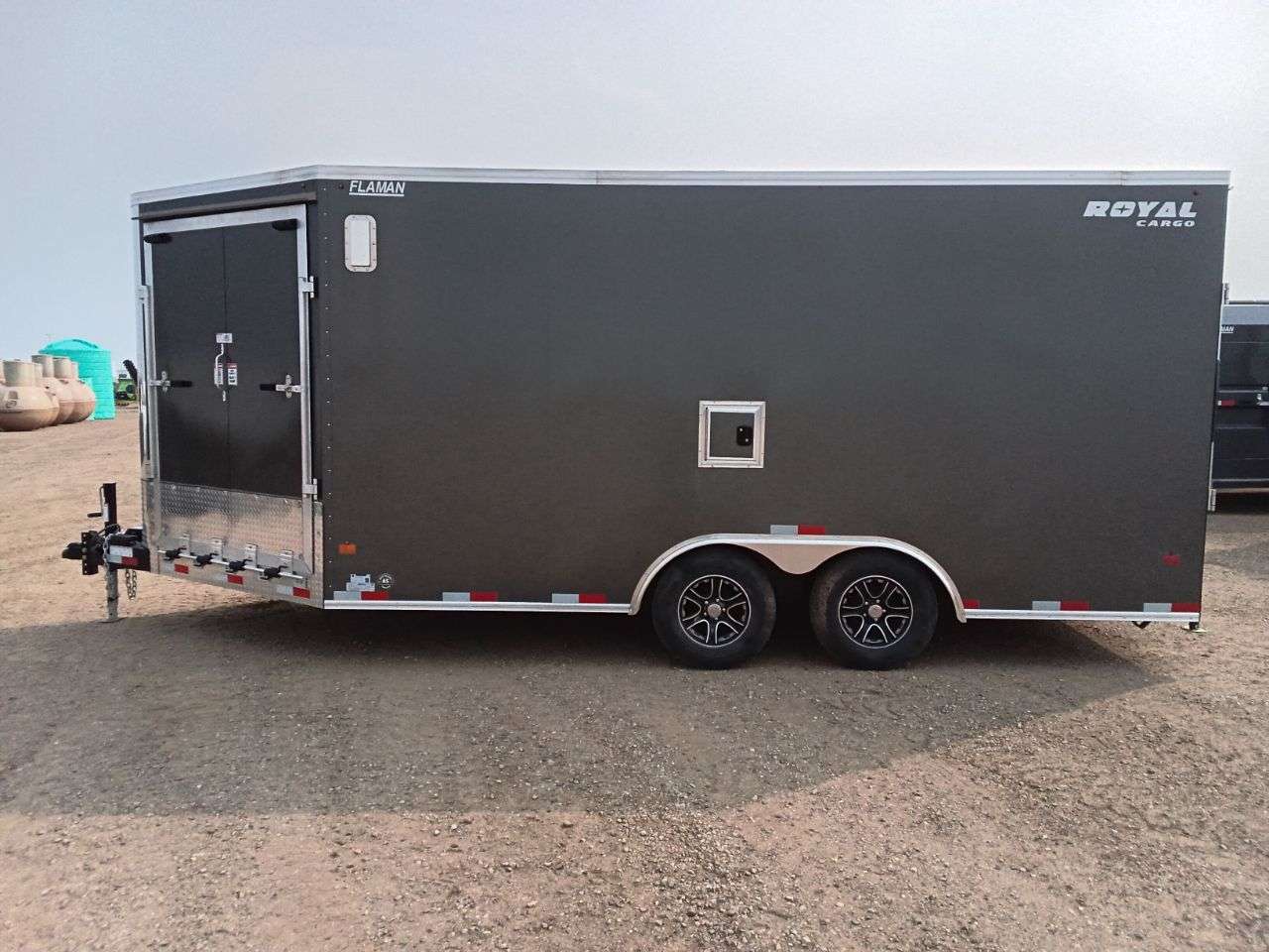 2025 Royal XR 8'6" x 16' + V-Nose Toy Hauler