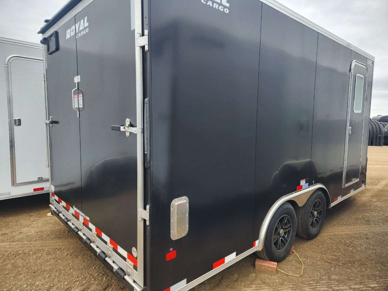 2025 Royal XR 8'6" x 16' + V-Nose Toy Hauler Trailer