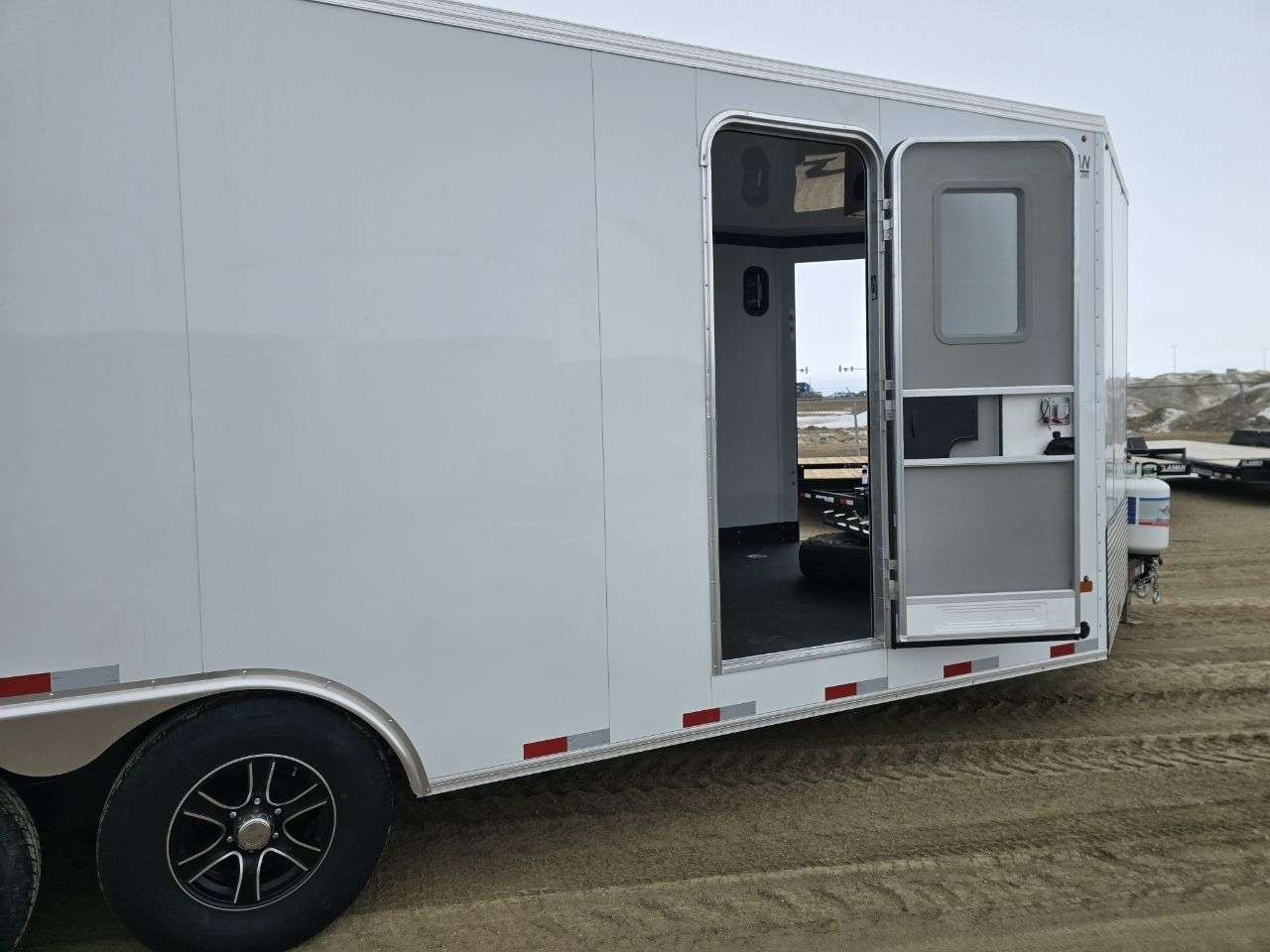 2025 Royal XR 8'6" x 22' + V-Nose Toy Hauler Trailer