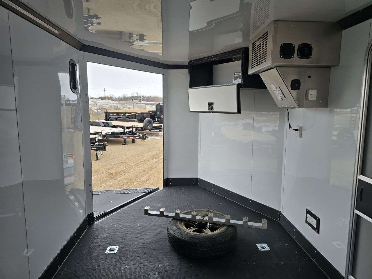 2025 Royal XR 8'6" x 22' + V-Nose Toy Hauler Trailer