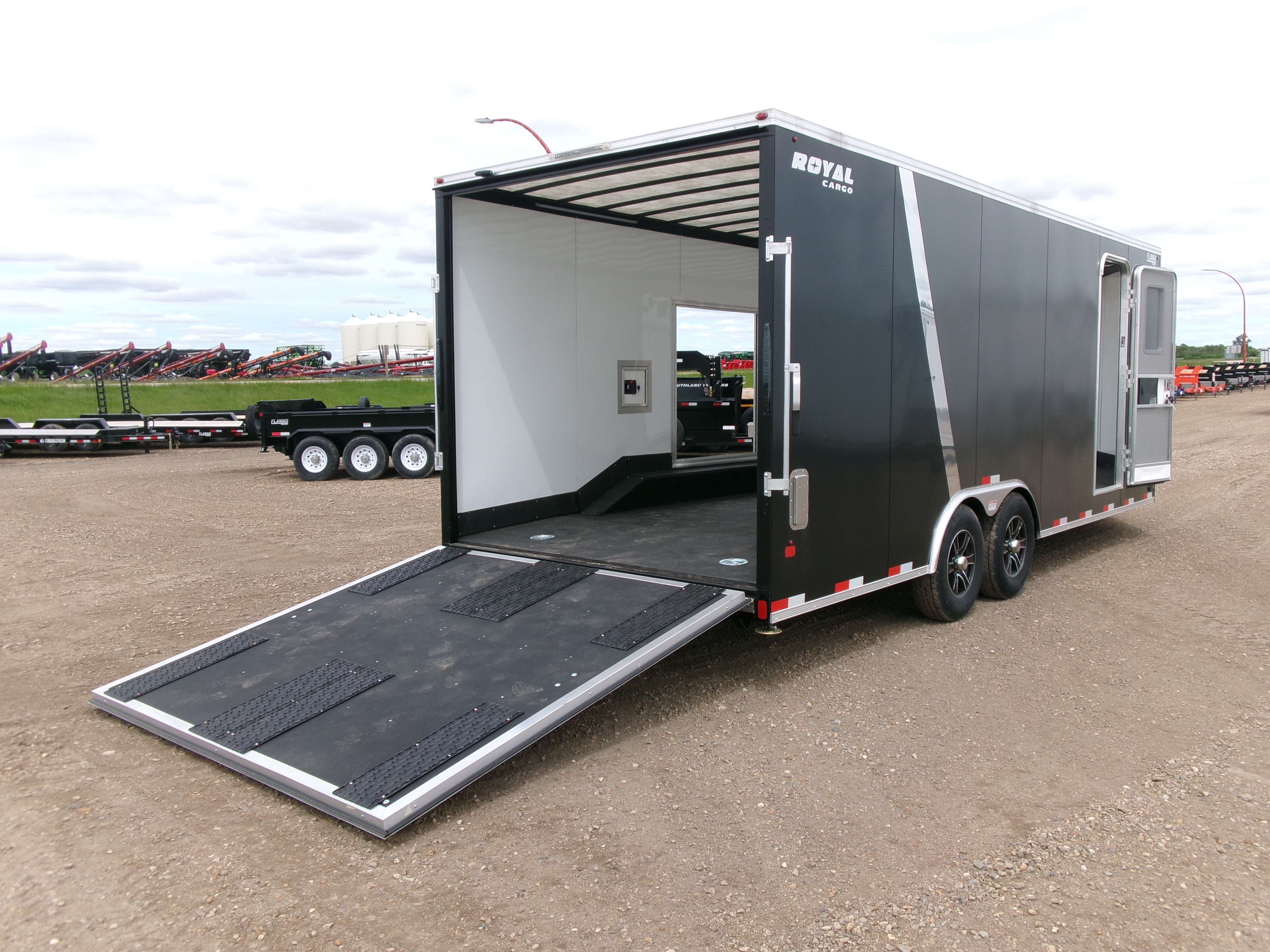 2025 Royal XRARC 8'6" x 22' + V-Nose Car Hauler