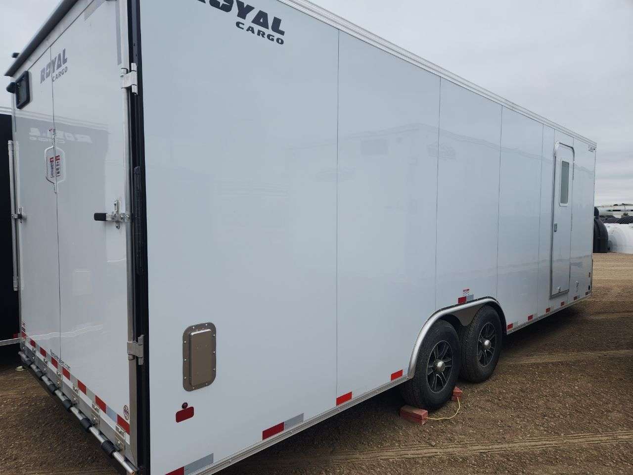 2025 Royal XRARC 8'6" x 24' + V-Nose Car Hauler