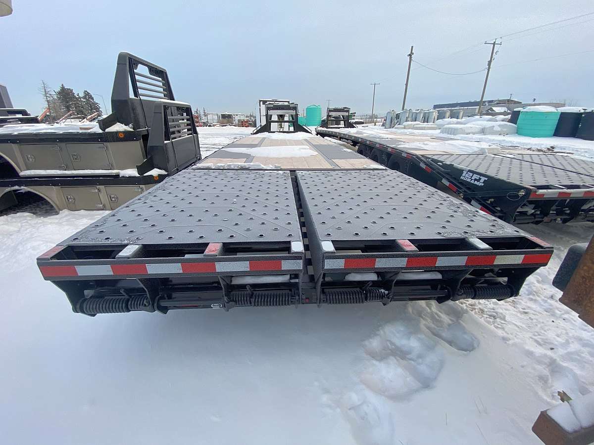 2025 Southland 24' + 6' Gooseneck Trailer