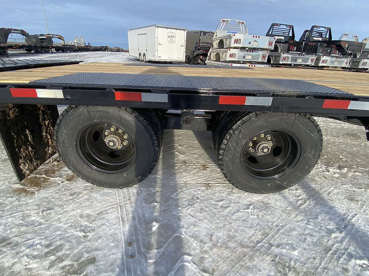 2025 Southland 26' + 6' Gooseneck Trailer