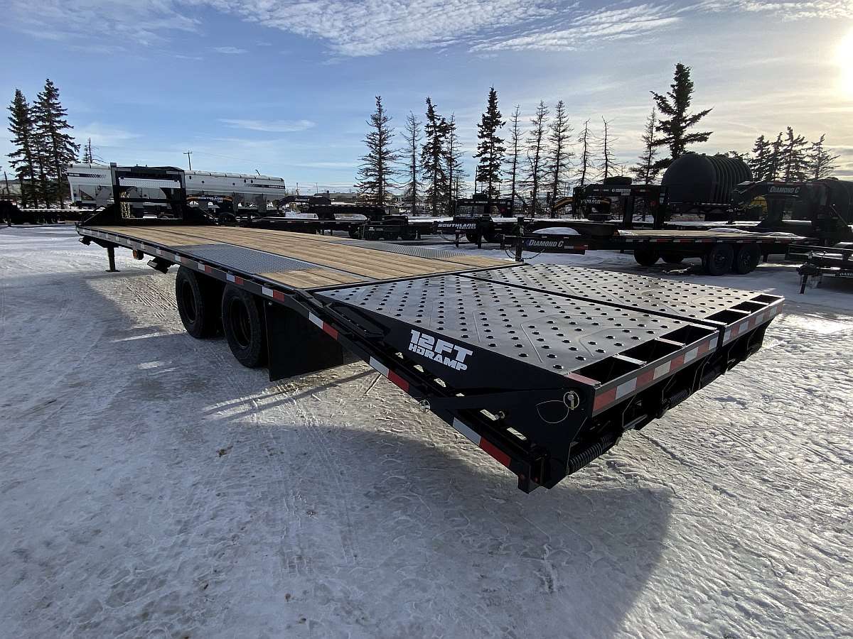 2025 Southland 26' + 6' Gooseneck Trailer