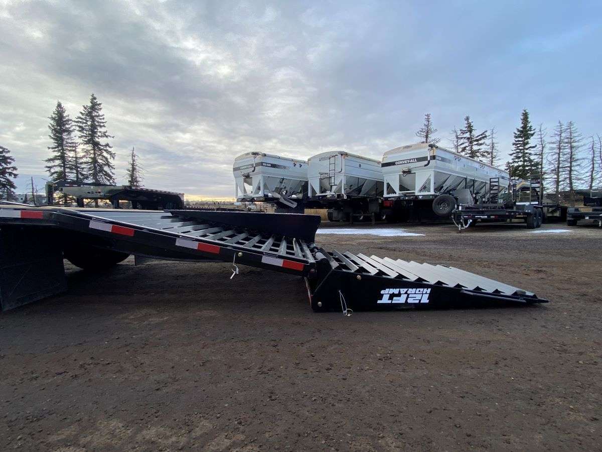 2025 Southland 30' + 6' Gooseneck Trailer