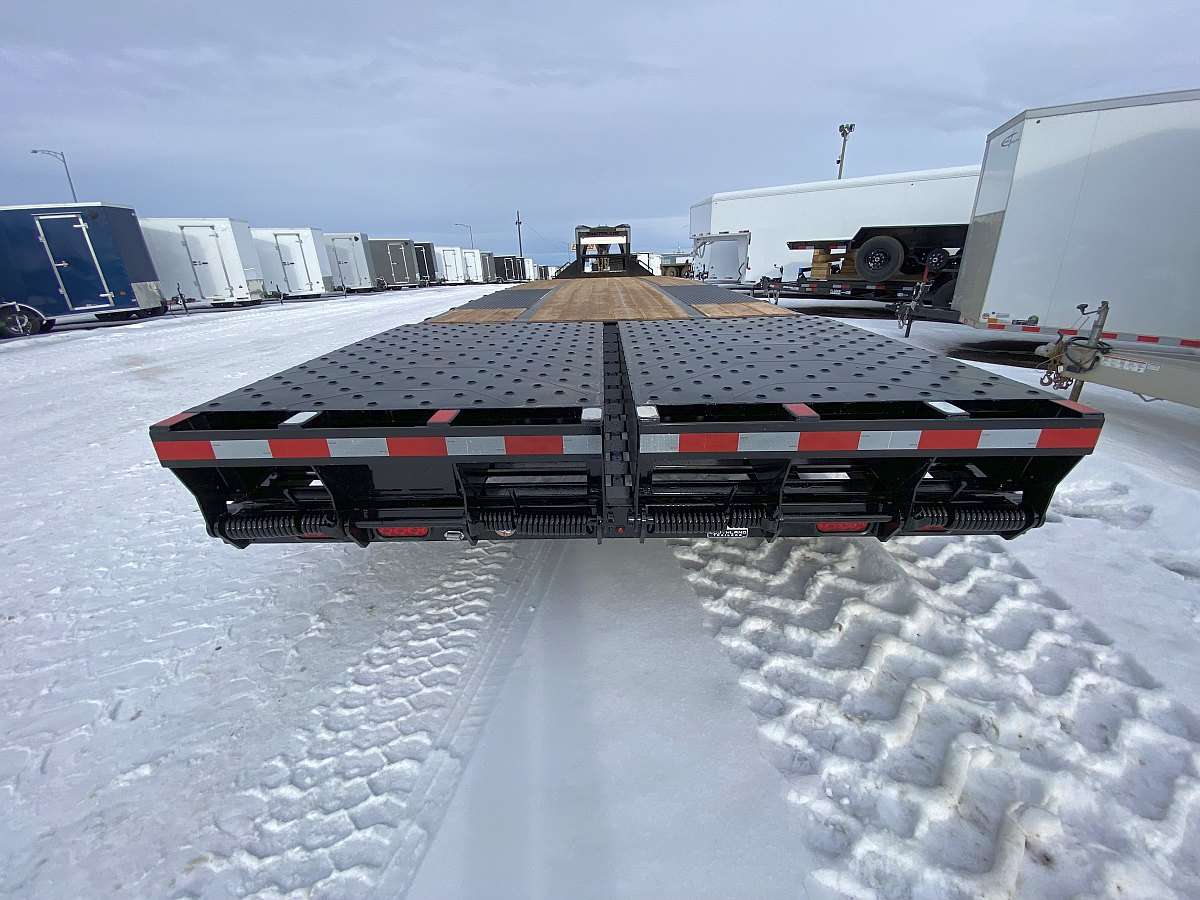 2025 Southland 30' + 6' Gooseneck Trailer