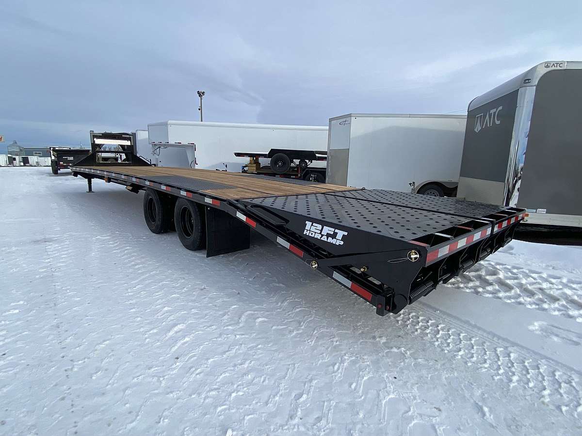 2025 Southland 30' + 6' Gooseneck Trailer