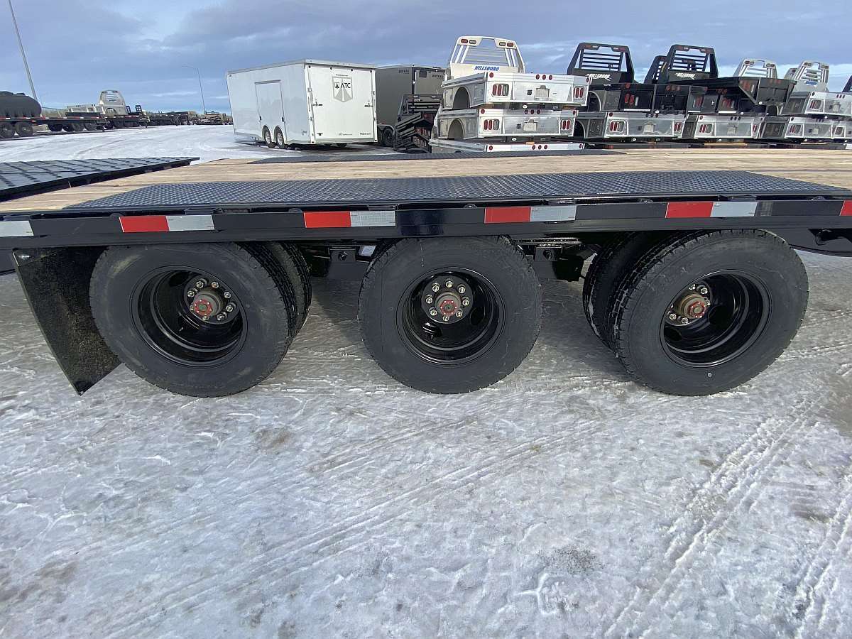 2025 Southland 30' + 6' Gooseneck Trailer