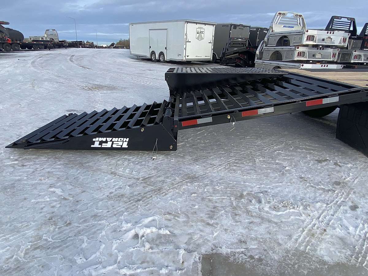 2025 Southland 30' + 6' Gooseneck Trailer