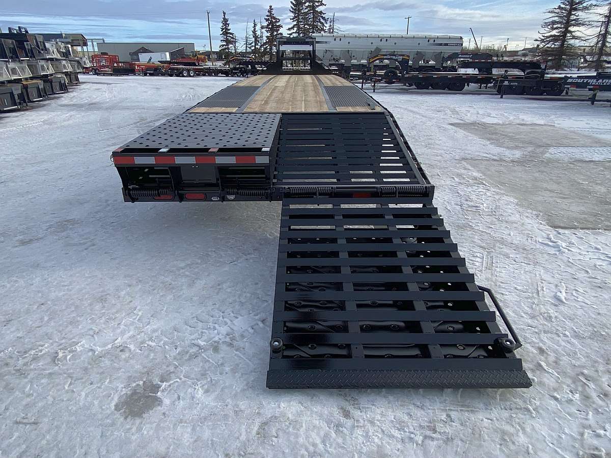 2025 Southland 30' + 6' Gooseneck Trailer