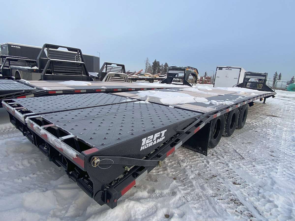 2025 Southland 34' + 6' Gooseneck Trailer