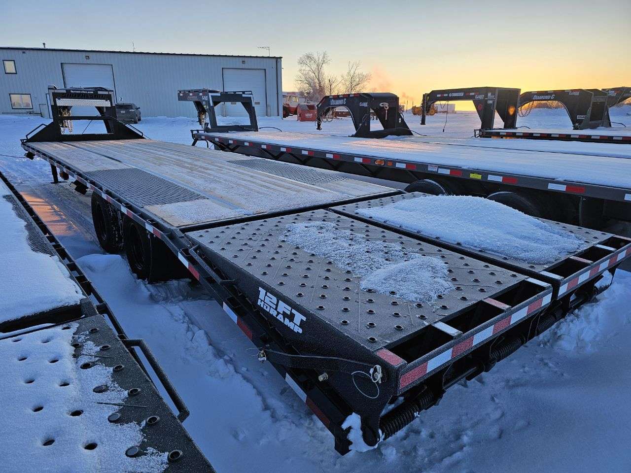 2025 Southland ETG 8'6" x 32' Gooseneck Beavertail Flat Deck