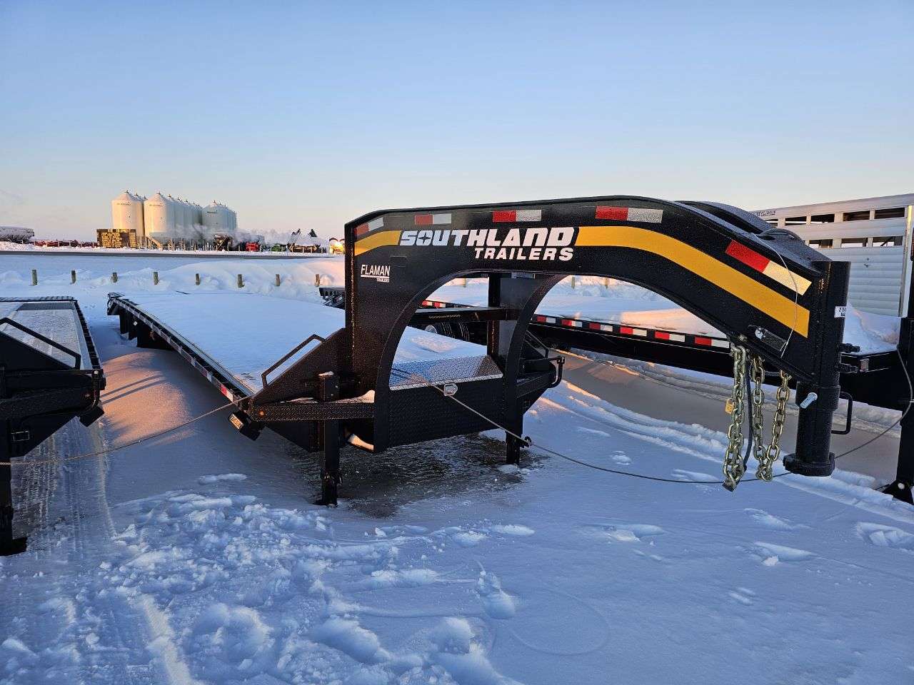 2025 Southland ETG 8'6" x 36' Gooseneck Beavertail Flat Deck