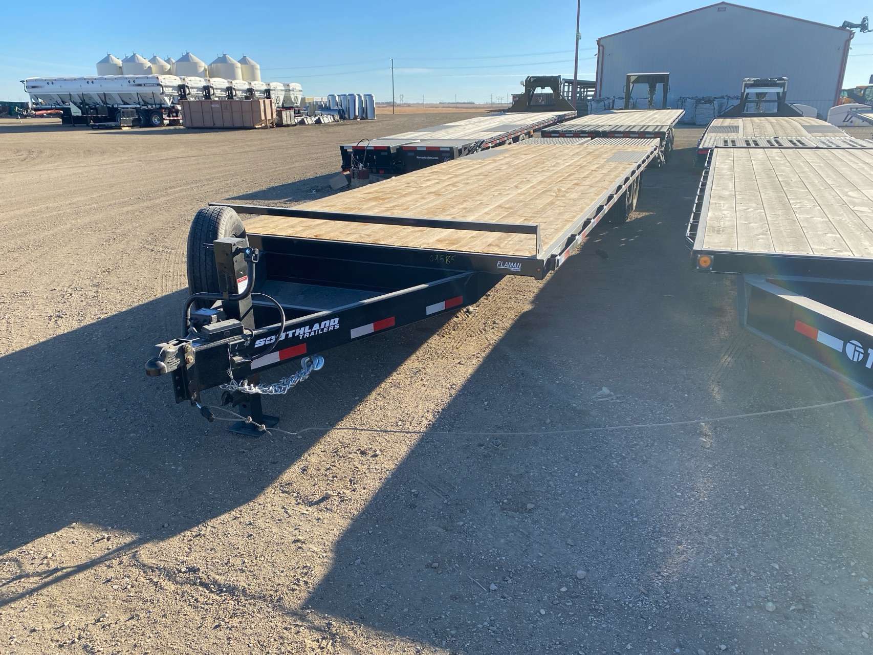 2025 Southland HBA 8'6" x 25' Beavertail Deckover