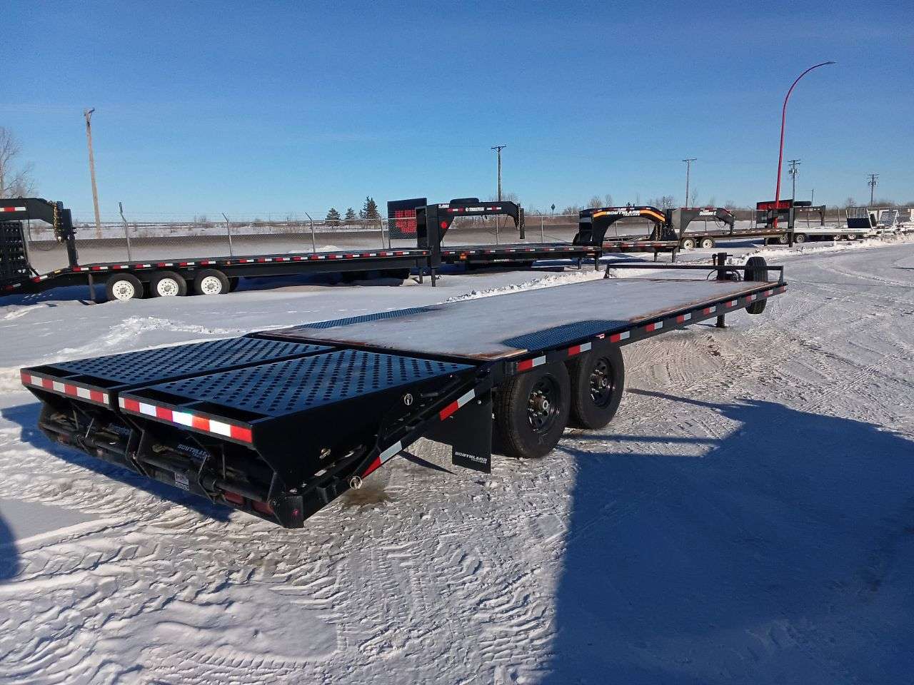 2025 Southland HBA 8'6" x 25' Beavertail Deckover