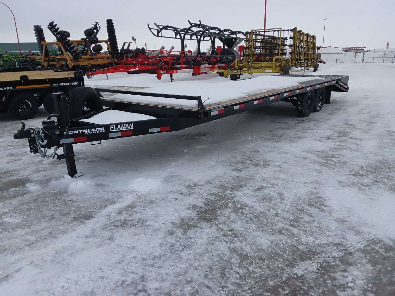 2025 Southland HBA 8'6" x 25' Beavertail Deckover