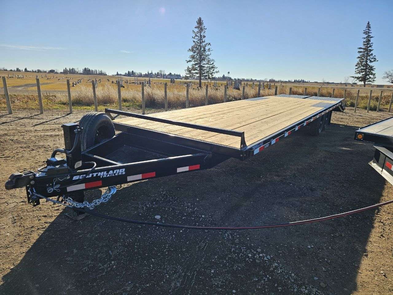 2025 Southland HBA 8'6" x 30' Beavertail Deckover