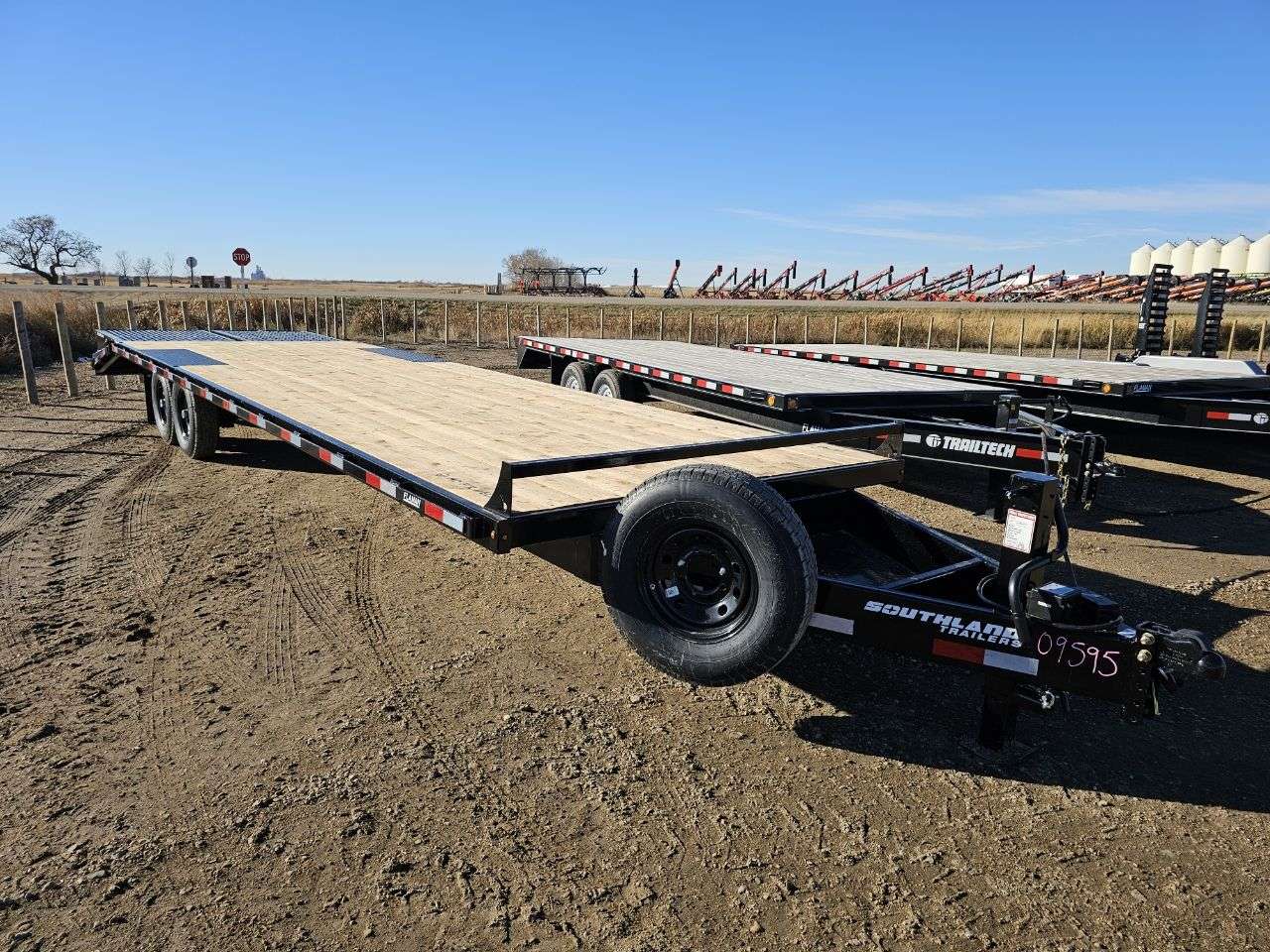 2025 Southland HBA 8'6" x 30' Beavertail Deckover