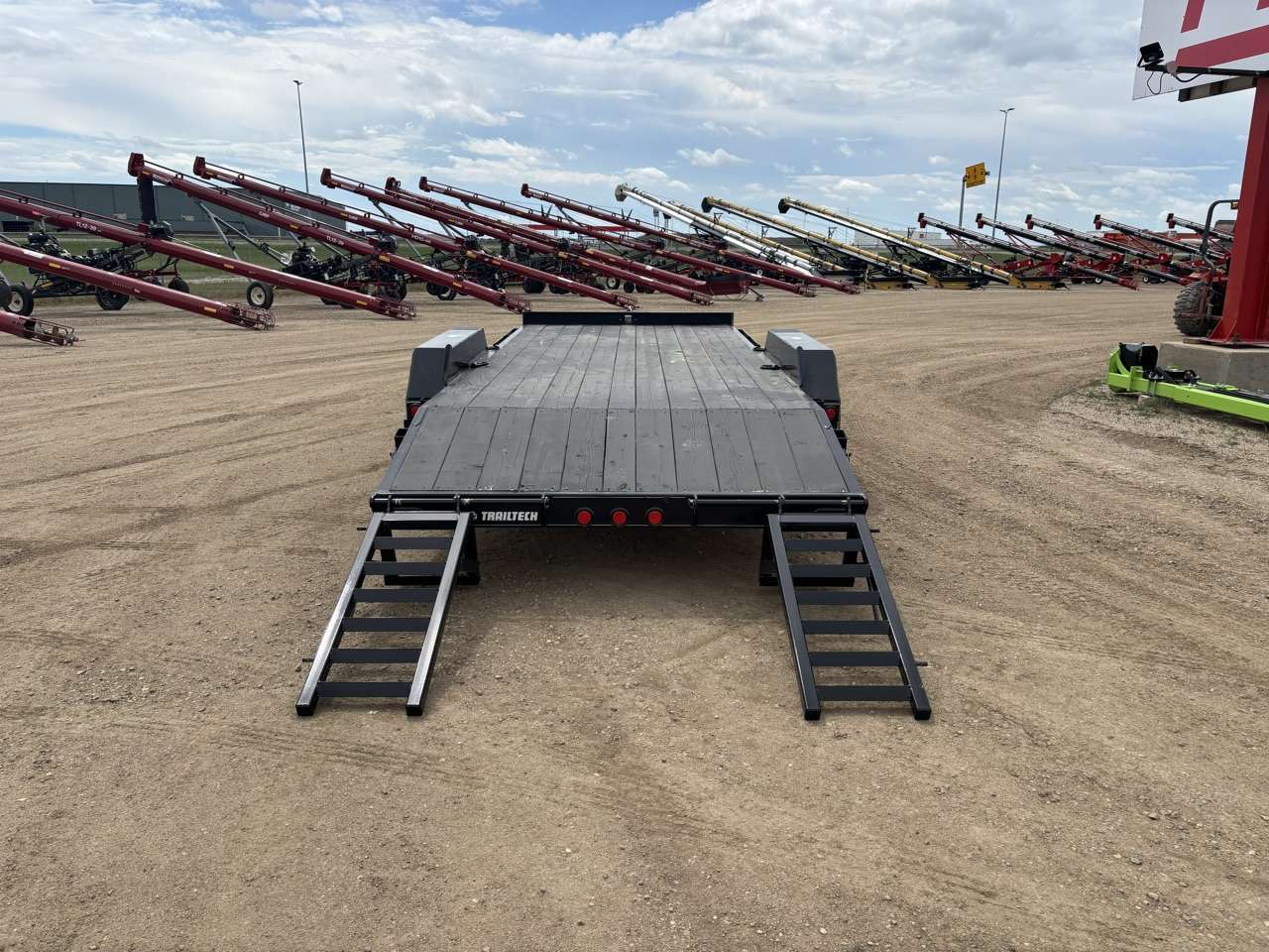2025 Trailtech 16' + 2' Beavertail Flat Deck Trailer