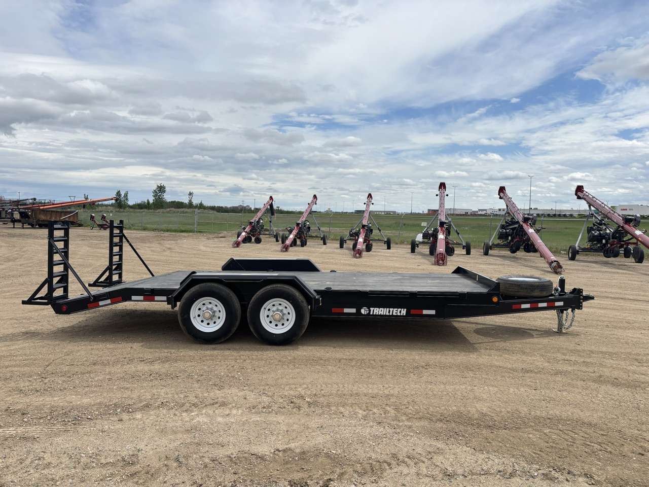 2025 Trailtech 16' + 2' Beavertail Flat Deck Trailer