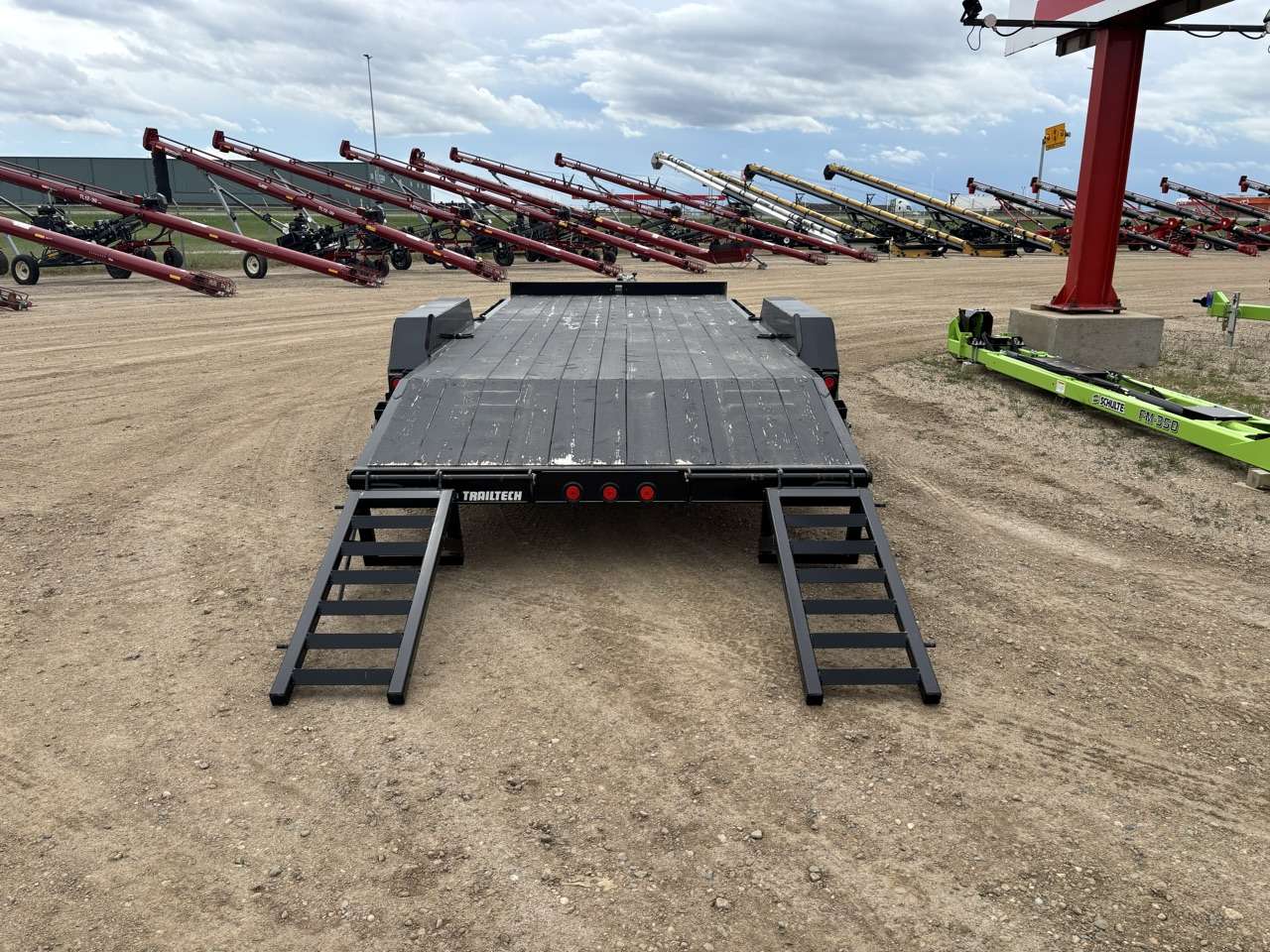 2025 Trailtech 16' + 2' Beavertail Flat Deck Trailer