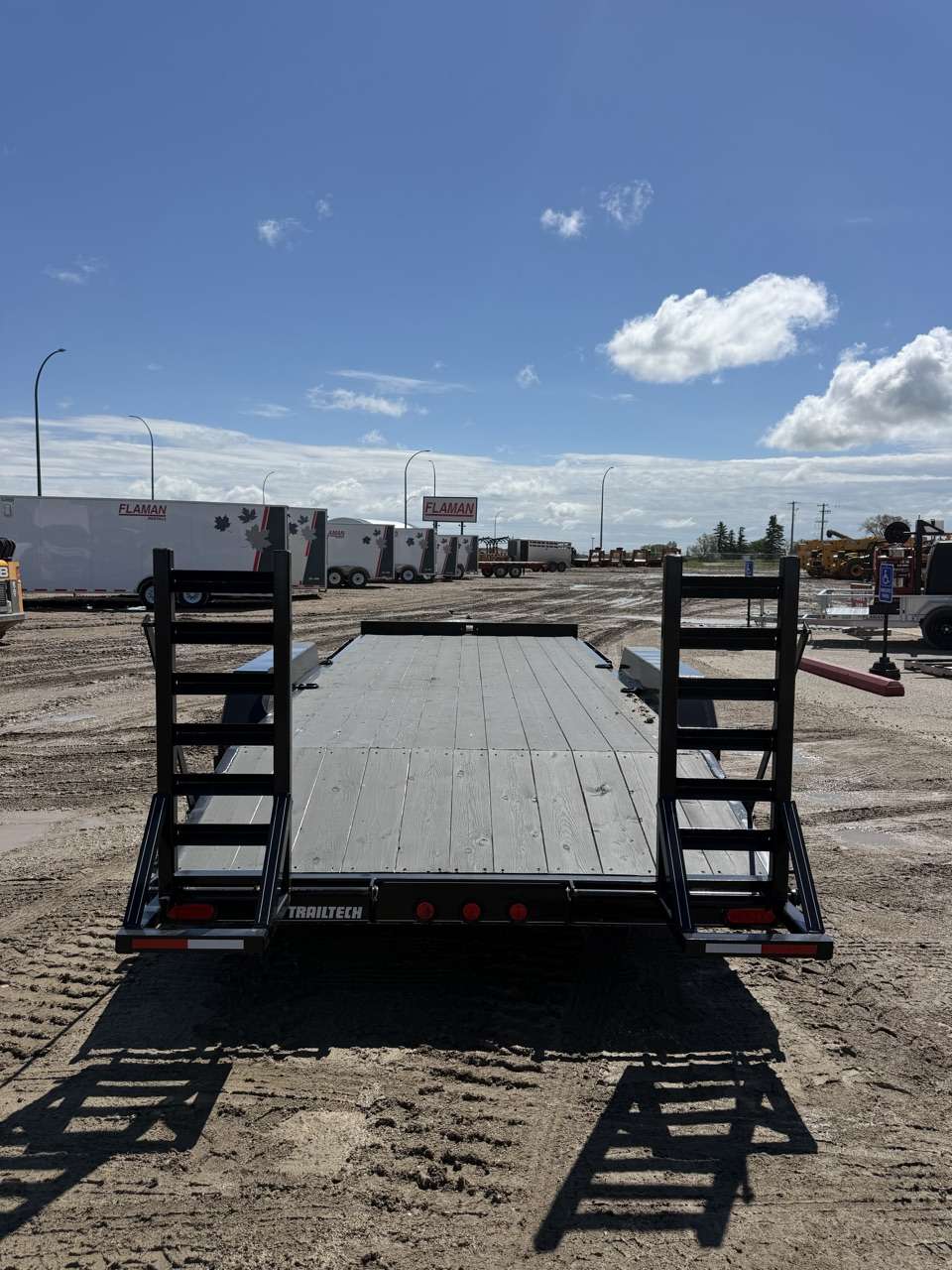 2025 Trailtech 16' + 2' Beavertail Flat Deck Trailer