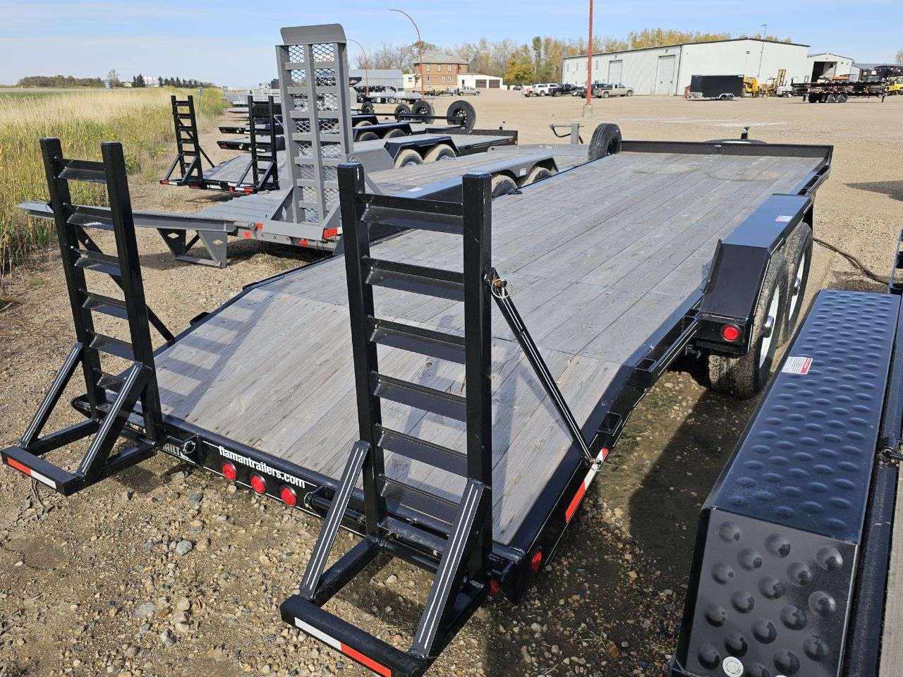 2025 Trailtech CELR 8'6" x 20' Beavertail Flat Deck