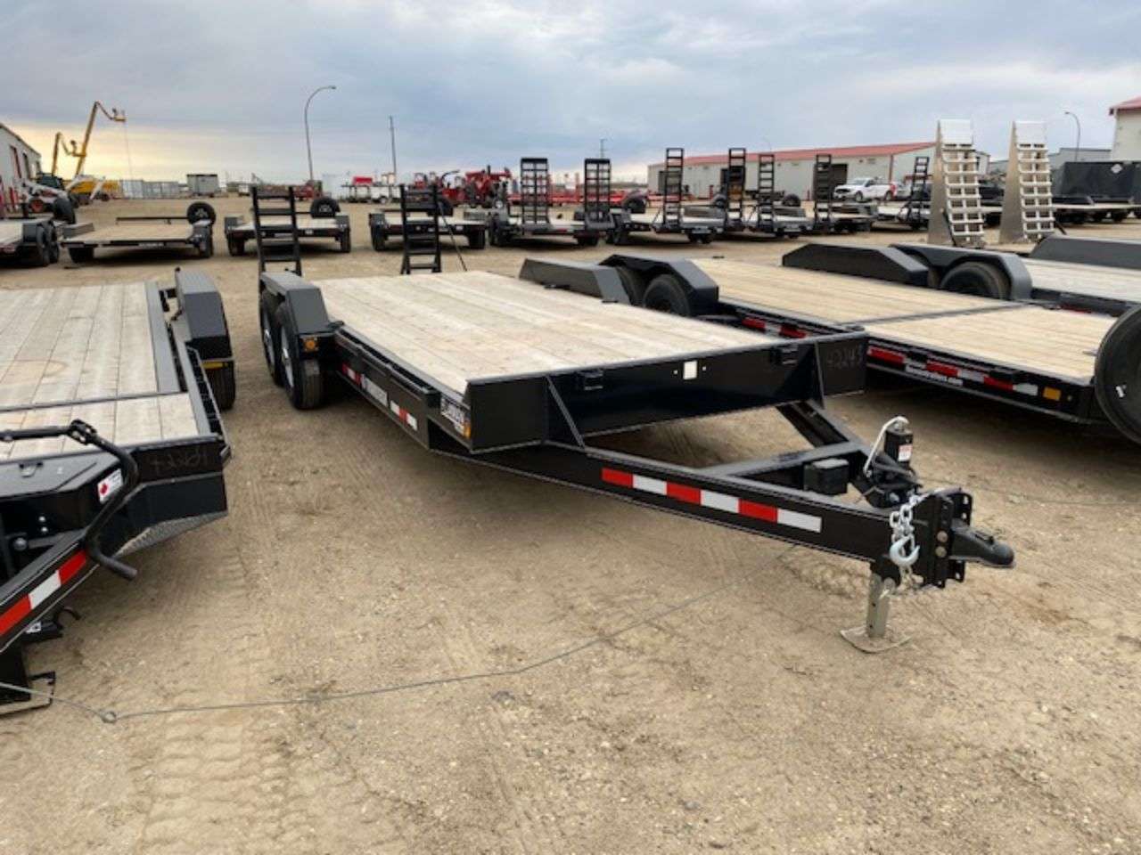 2025 Trailtech CELR 8'6" x 20' Beavertail Flat Deck