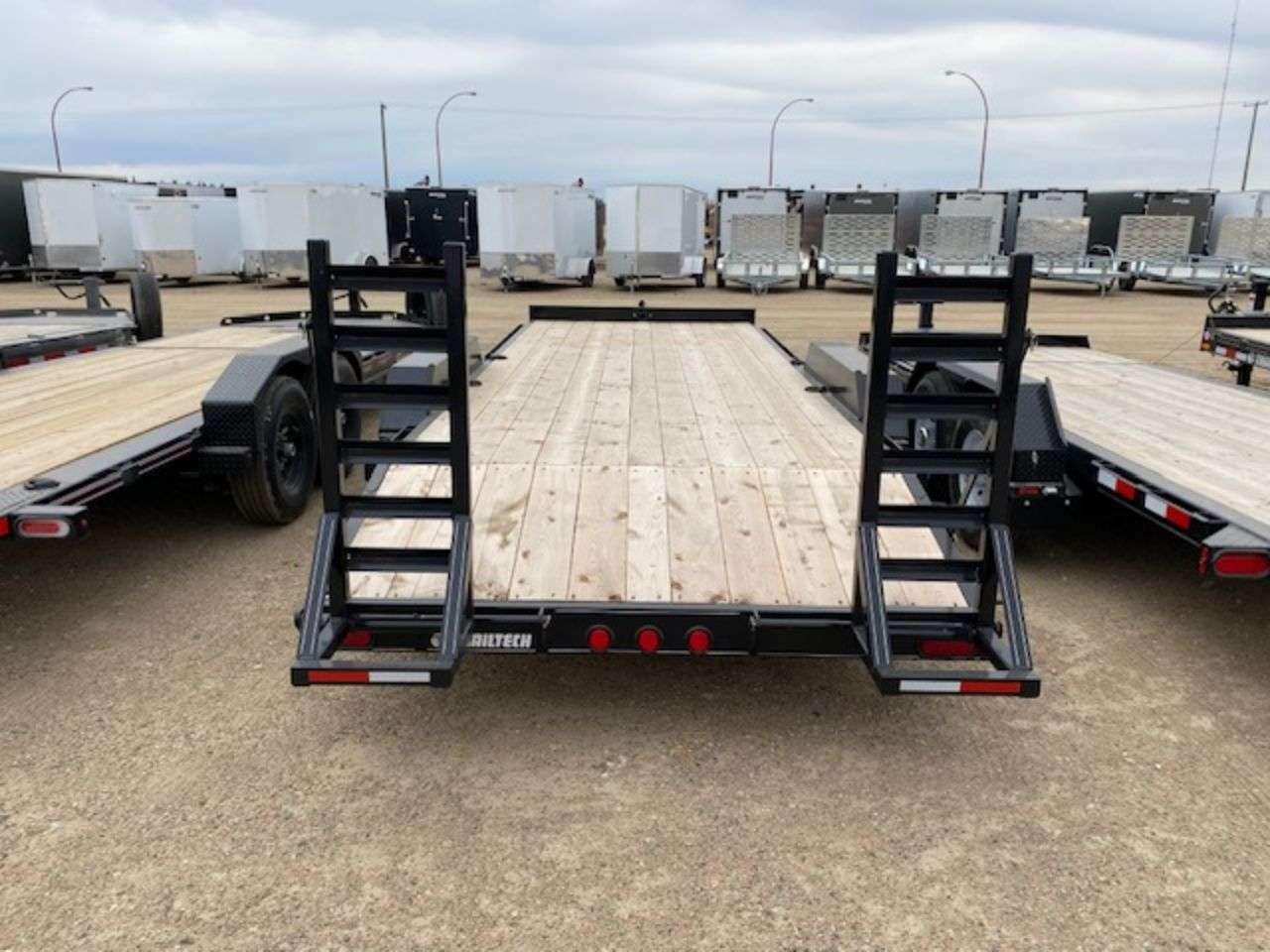 2025 Trailtech CELR 8'6" x 20' Beavertail Flat Deck