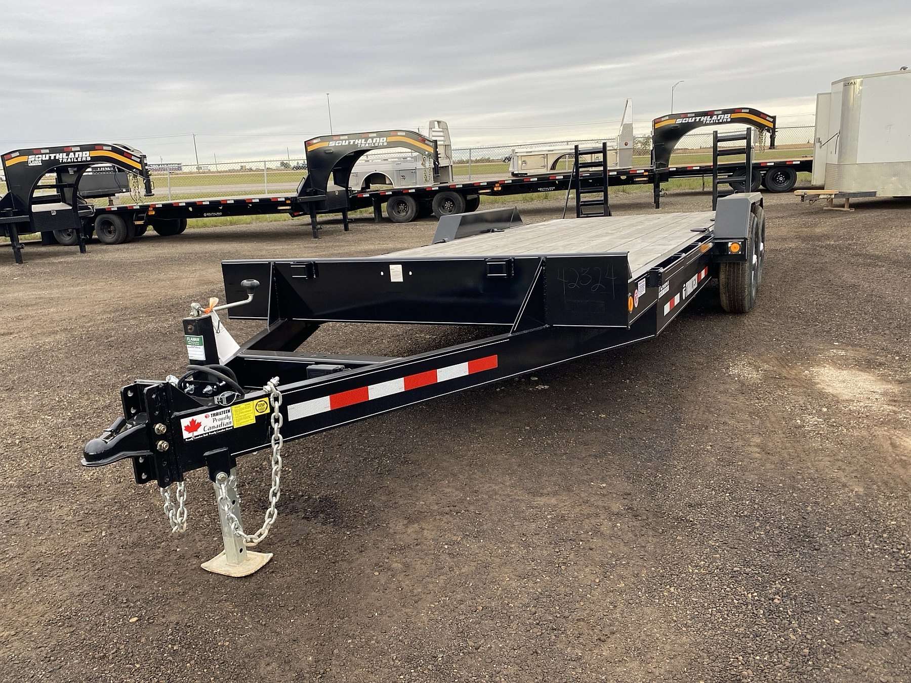 2025 Trailtech CELR270- 20' Equipment Trailer