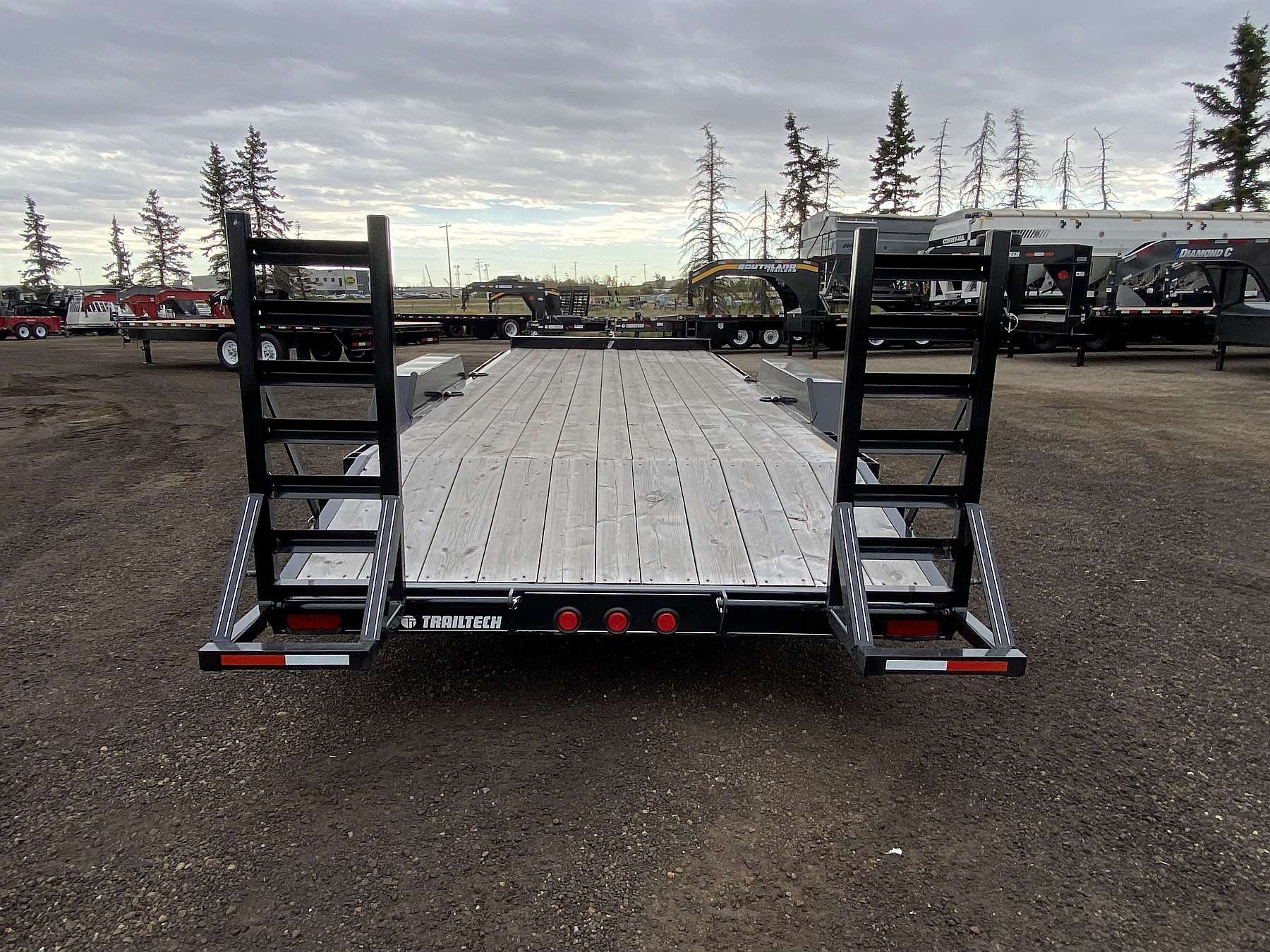 2025 Trailtech CELR270- 20' Equipment Trailer