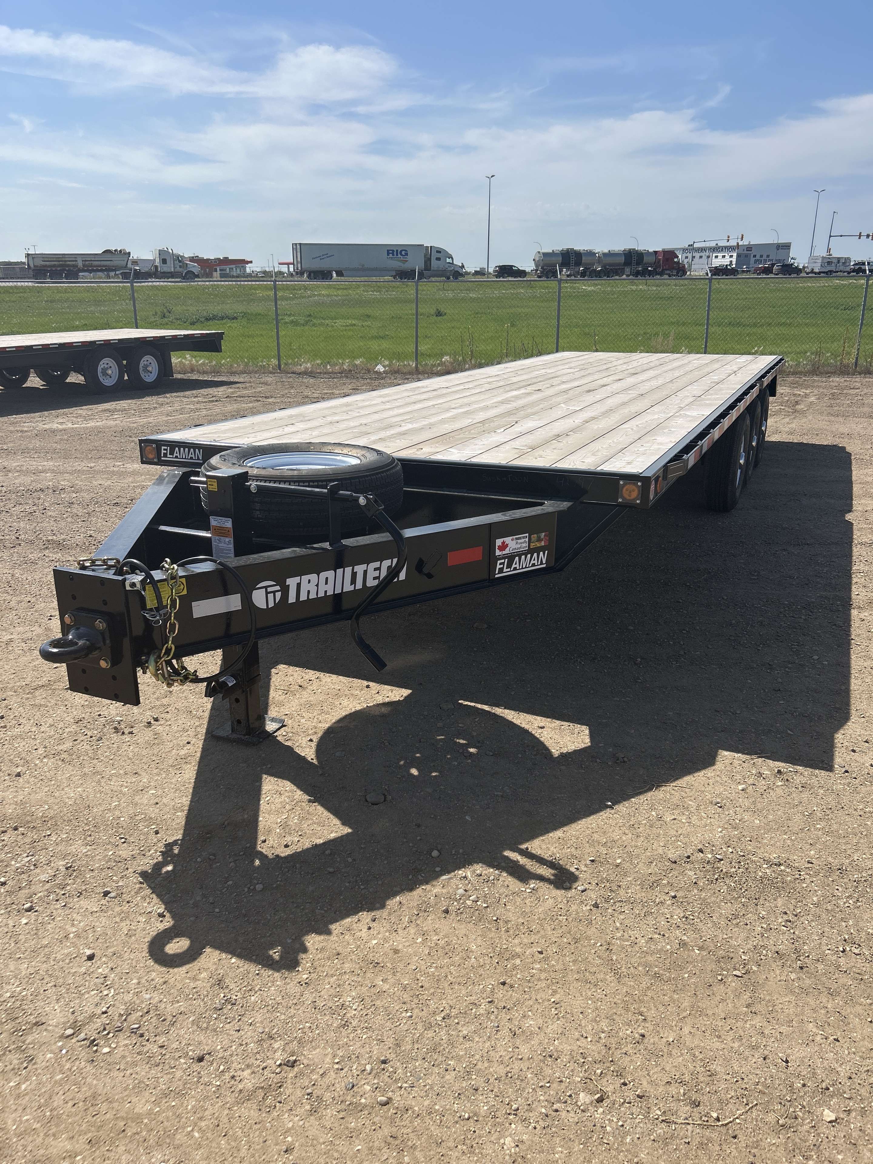 2025 Trailtech H370 8'6" x 24' Deckover Trailer
