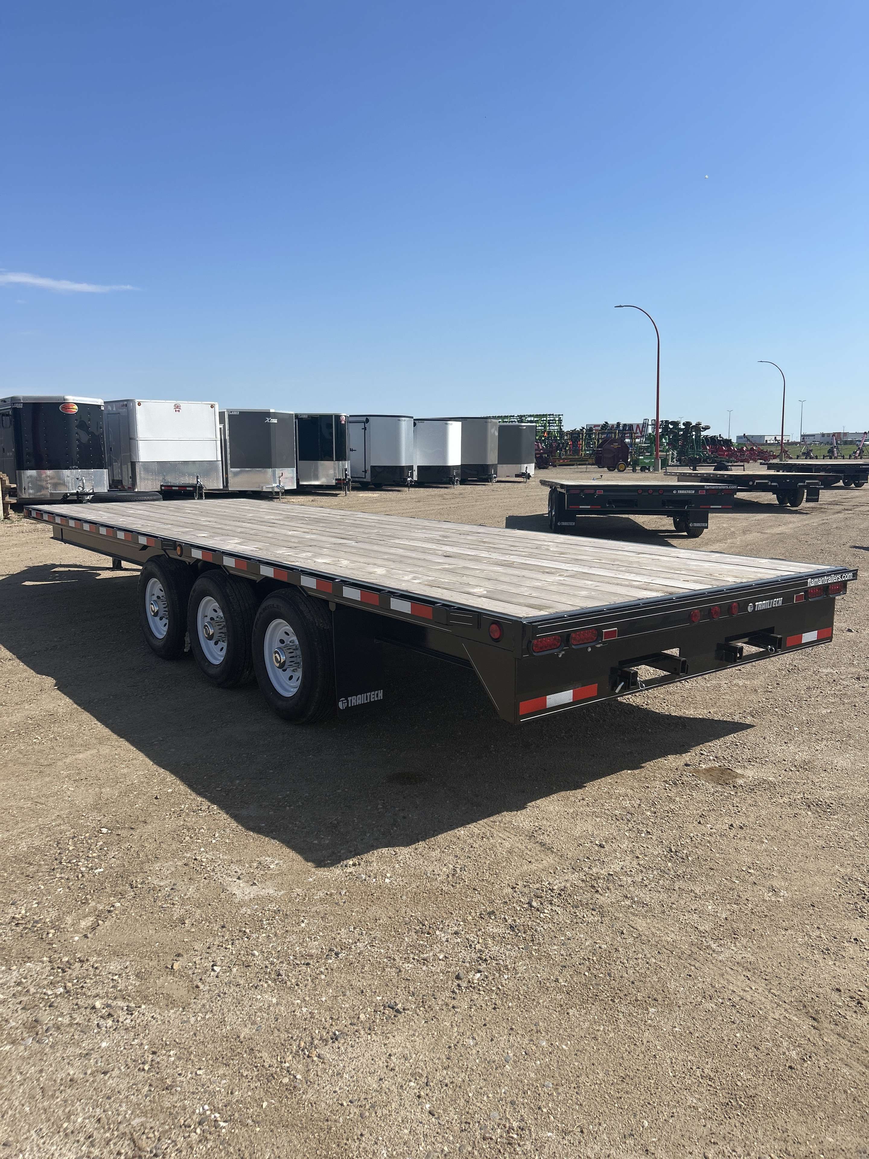 2025 Trailtech H370 8'6" x 24' Deckover Trailer