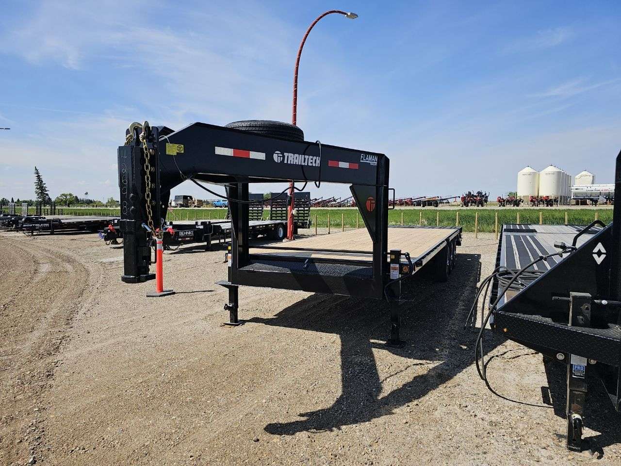 2025 Trailtech H370 8'6" x 29'6" GN Beavertail Deckover