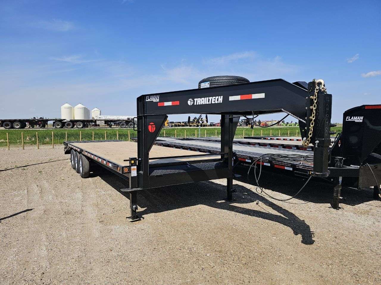 2025 Trailtech H370 8'6" x 29'6" GN Beavertail Deckover