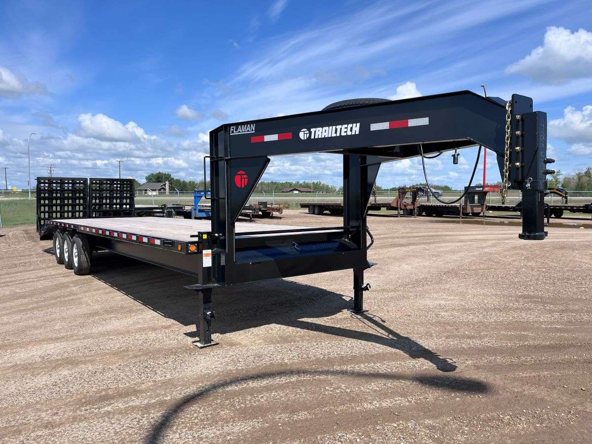 2025 Trailtech H370 8'6" x 32' GN BT Deckover Trailer
