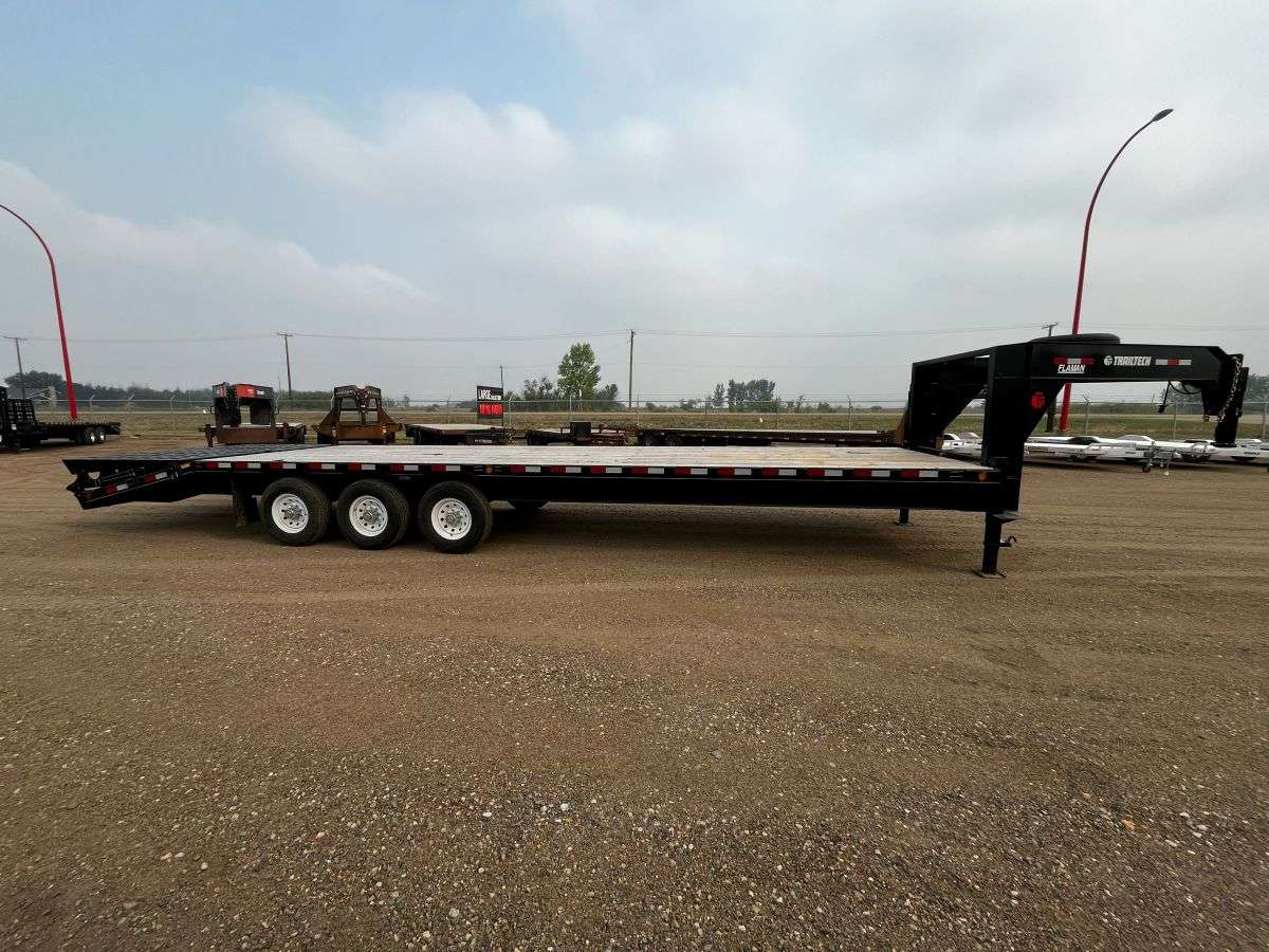 2025 Trailtech H370 8'6" x 32' Gooseneck Beavertail Deckover