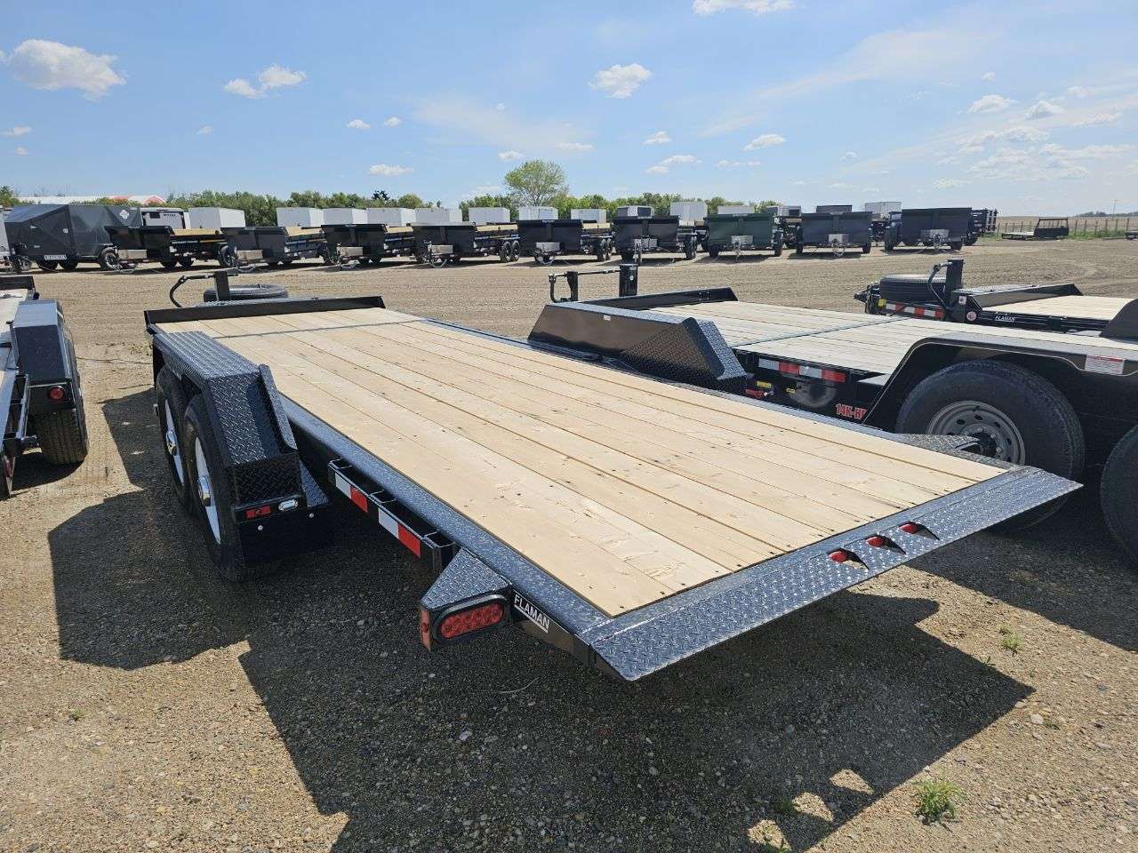 2025 Trailtech L270T 8'6" x 20' Partial Tilt