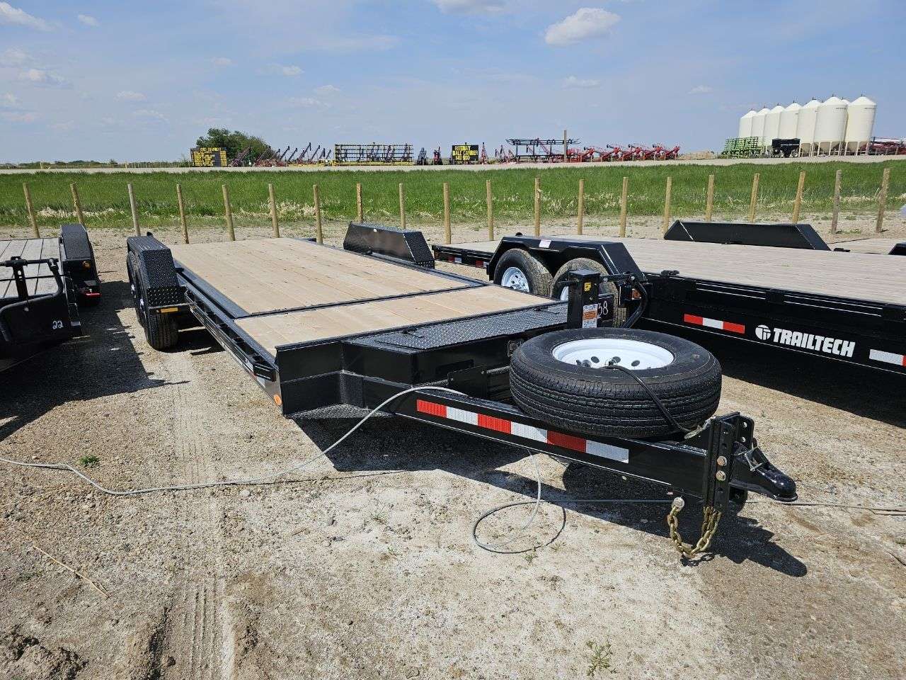2025 Trailtech L270T 8'6" x 20' Partial Tilt