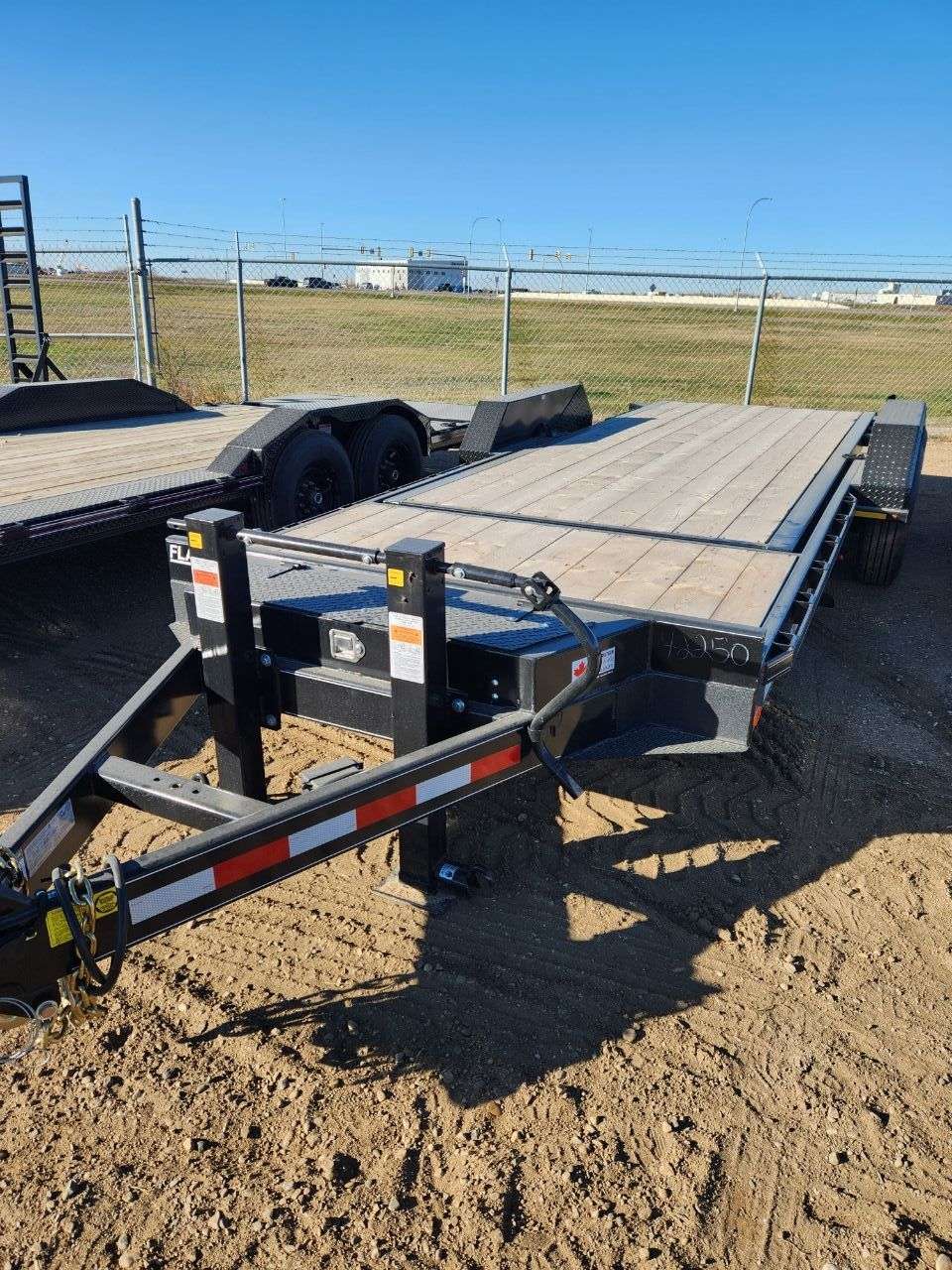 2025 Trailtech L280T 8'6" x 20' Partial Tilt